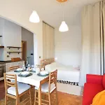 Апартаменти Lovely In With Wifi *